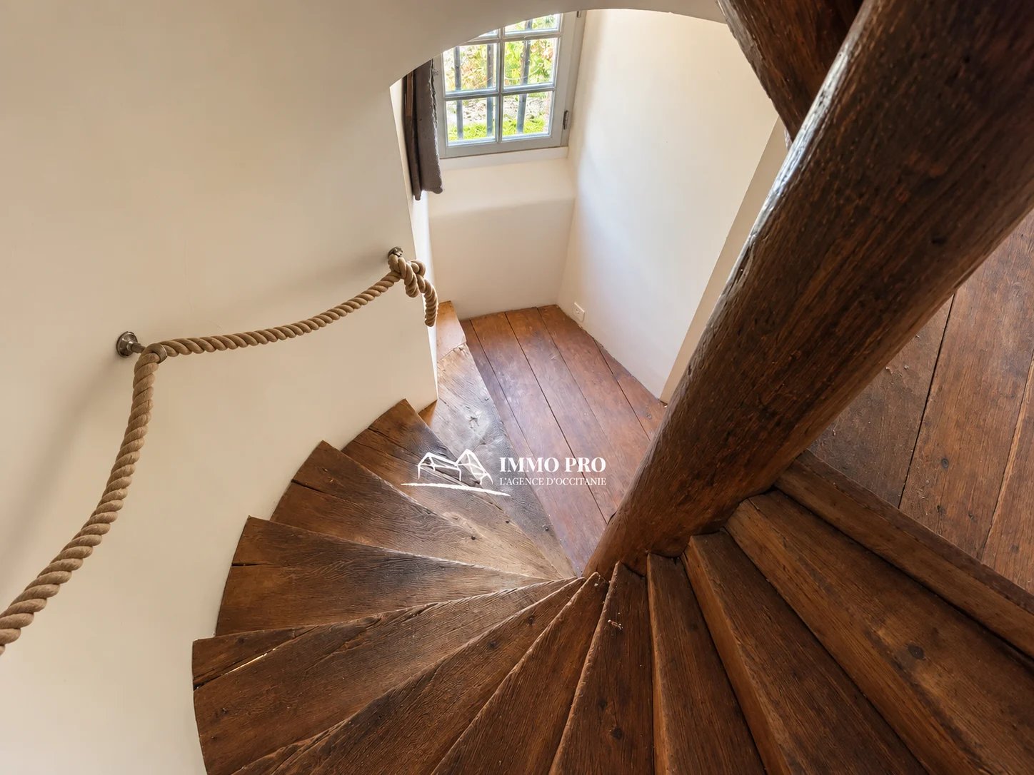 SOUTH-WEST of FRANCE  CHATEAU & INDEPENDENT HOUSE on 2.3HA