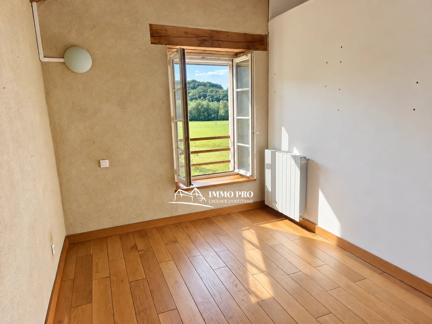 SOUTH-WEST of FRANCE  CHATEAU & INDEPENDENT HOUSE on 2.3HA