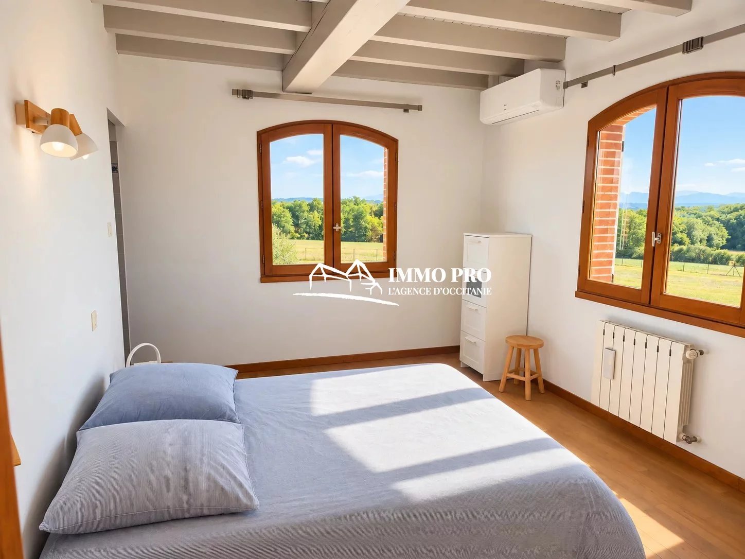 South-West of France Villa with Stunning Pyrenees View, Only 5 Minutes from Amenities