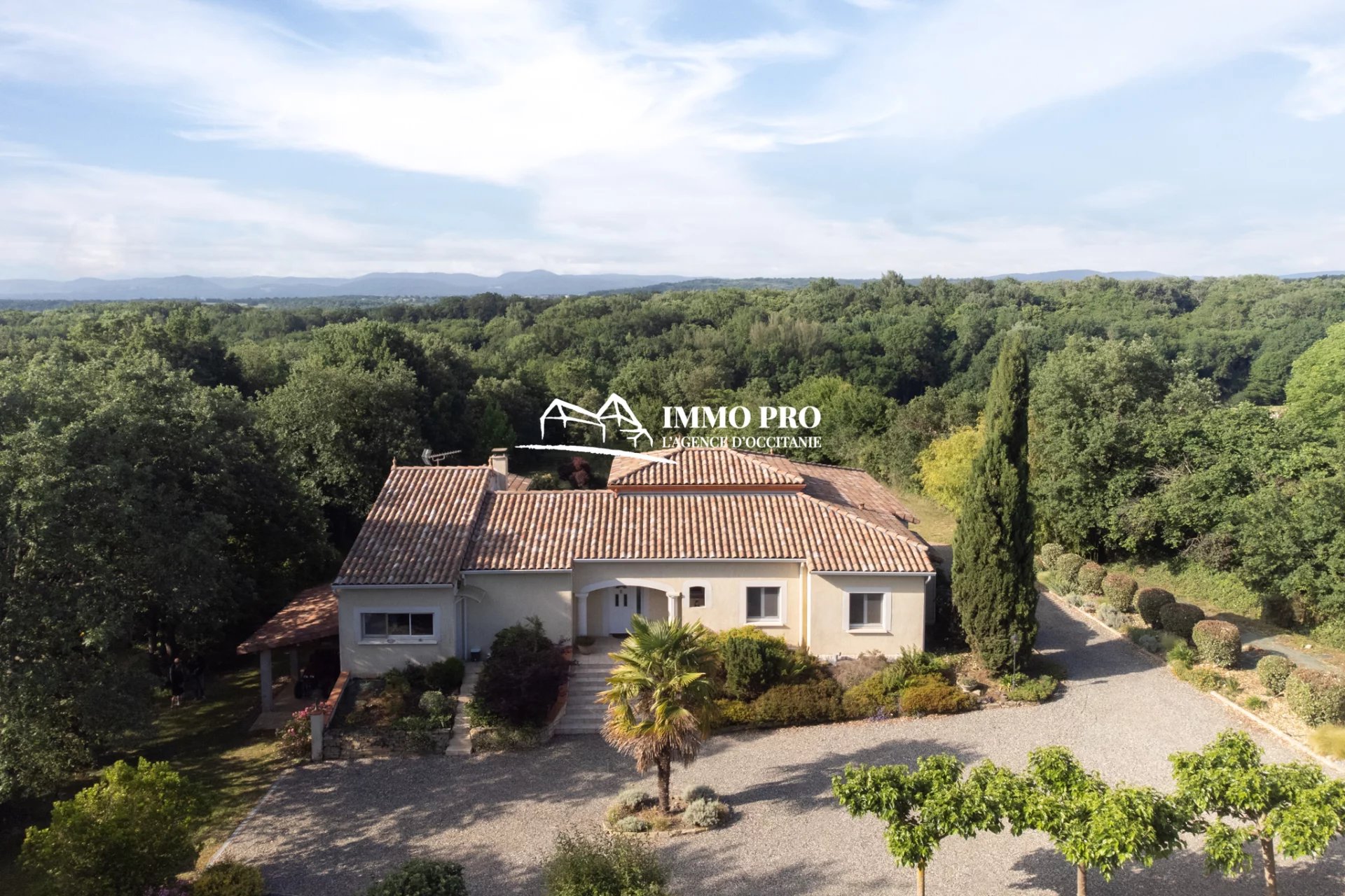 LE FOUSSERET   Villa de 2001 sur 1.4 hectare
