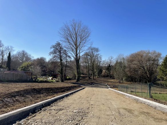 SAINT LYS – Terrain à bâtir 1730m²
