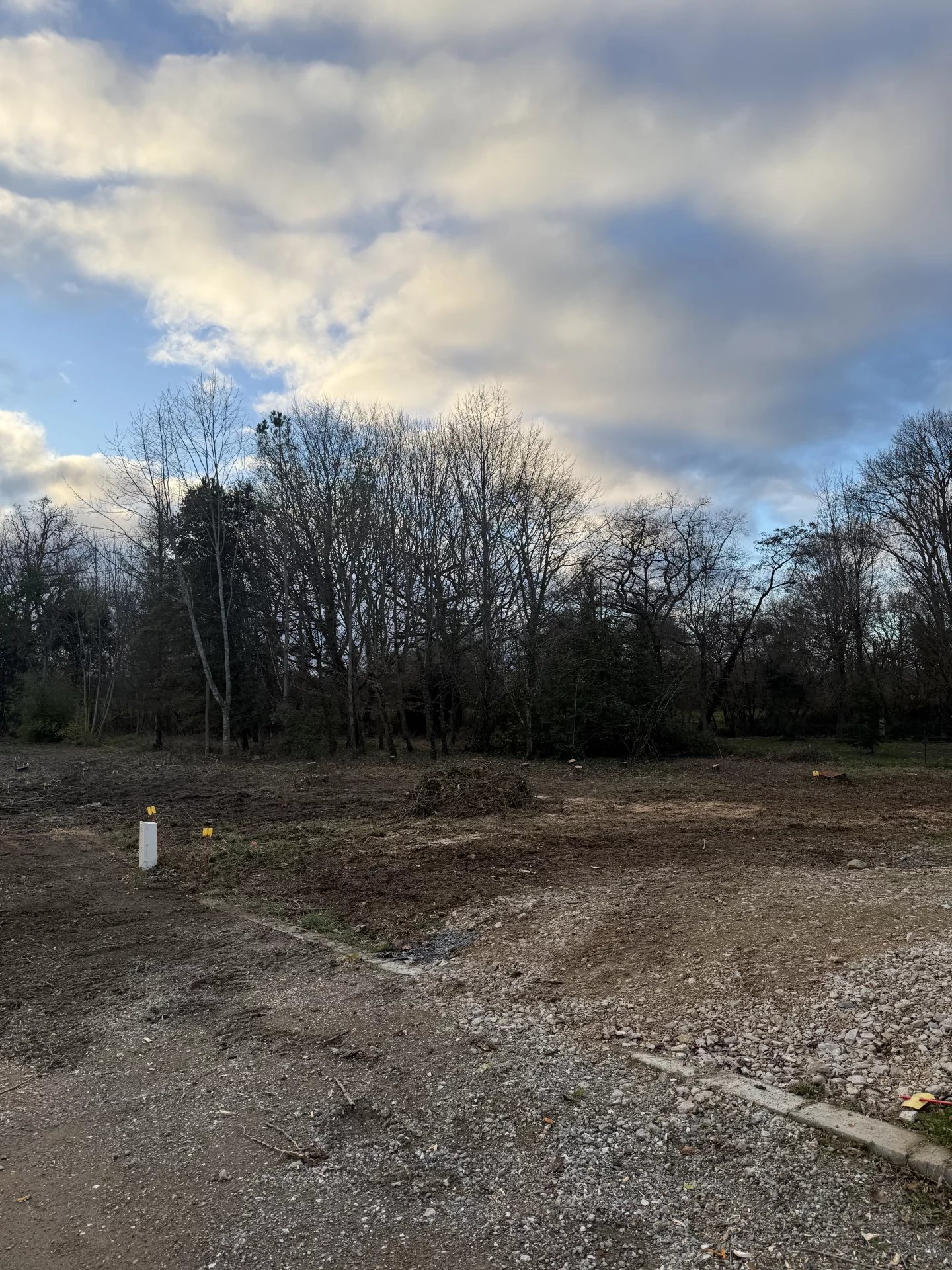 9686dc19d7d6652f4633944093c73f07_1dd973bd5b_1920-original-76449 SAINT LYS – Terrain à bâtir 1.730m²