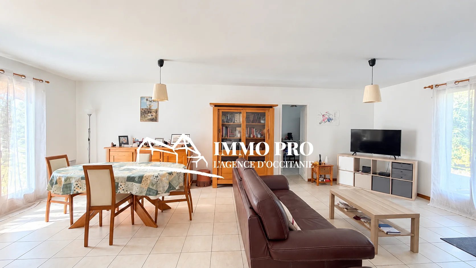 0e30caf01a35f2beb659a1b24116052c_1ac05694ed_1672-original-87273 L’Isle Jourdain Maison de Plain-pied Jardin & Piscine