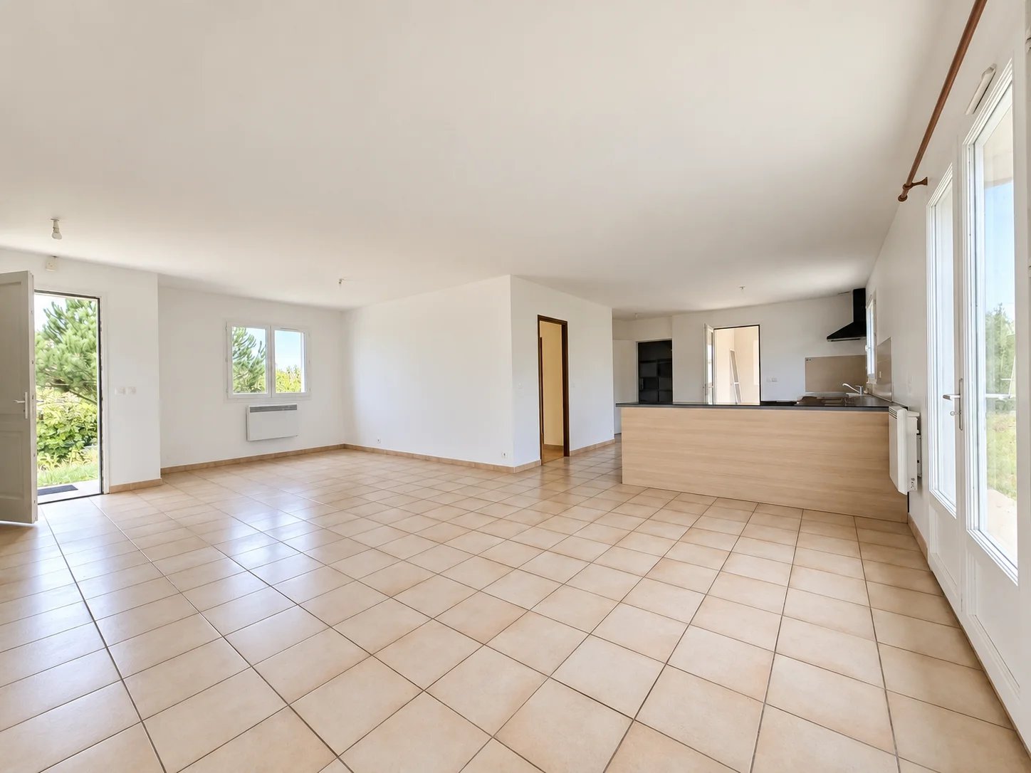 LOMBEZ  Maison à louer avec jardin et garage