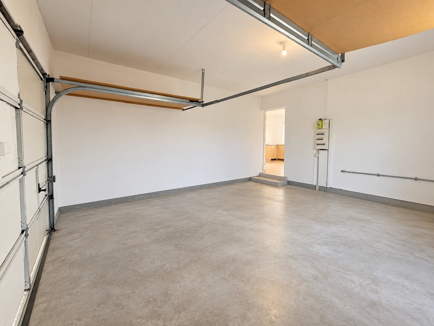 LOMBEZ  Maison à louer avec jardin et garage